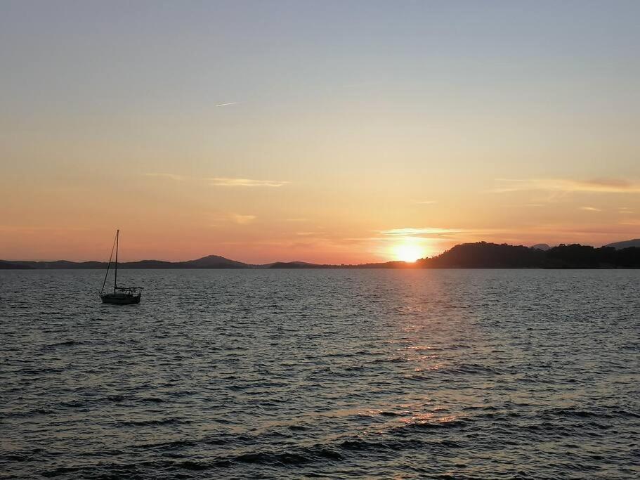T 2 A 5 Mn A Pied De La Mer Sanary-sur-Mer Esterno foto